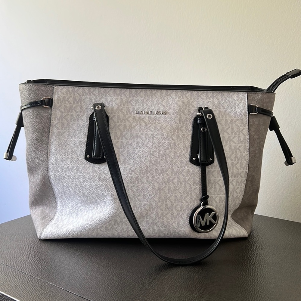 Michael Kors Voyager tote brt wht mlt